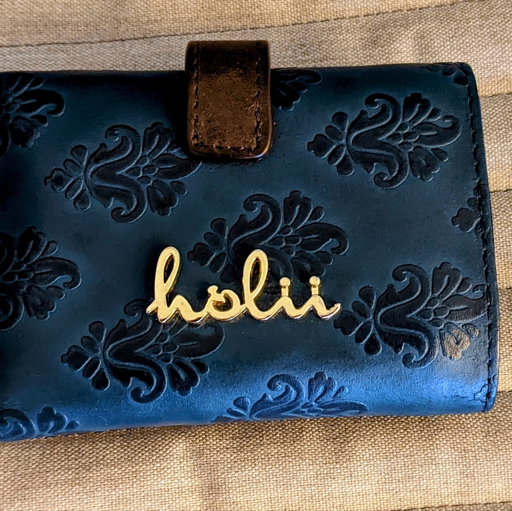 Holii handcrafted leather trifold wallet